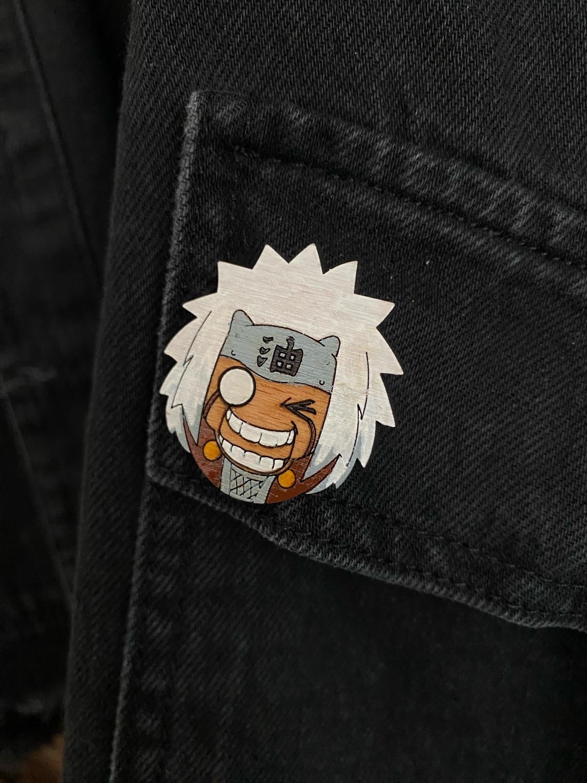 Naruto Jiraiya Ahşap El Boyaması Broş 